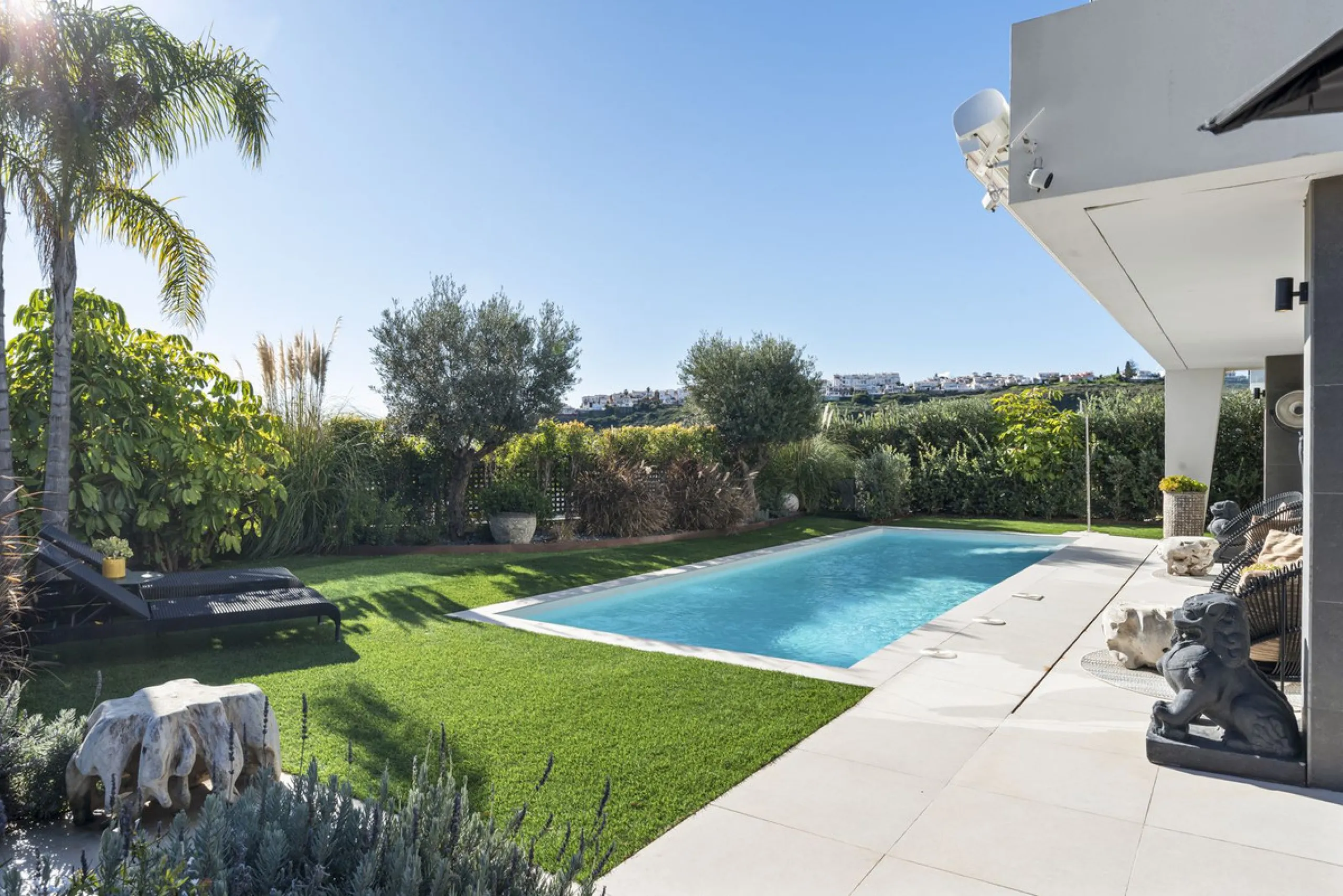 Contemporary and high-quality villa in La Duquesa, Manilva!