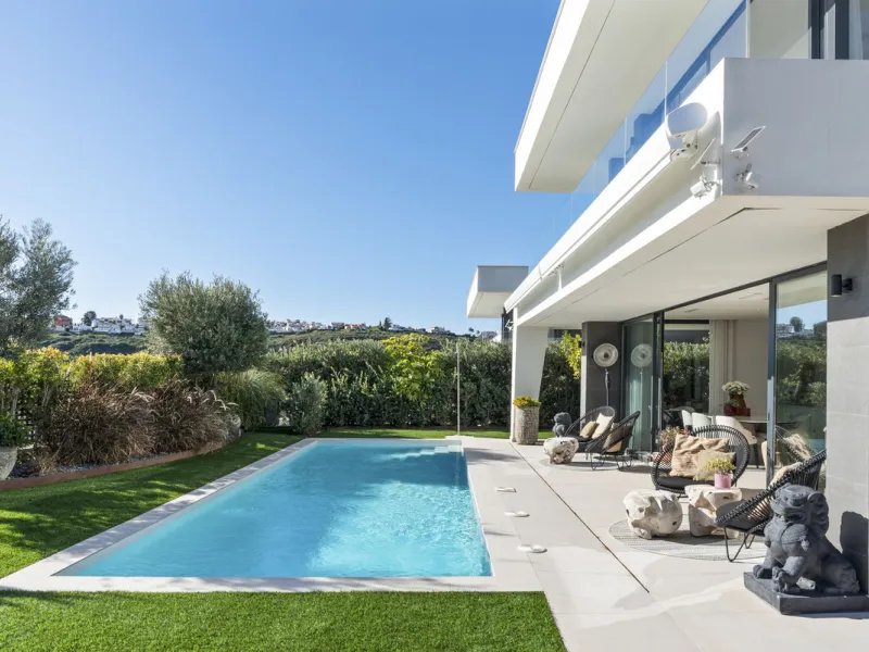 Contemporary and high-quality villa in La Duquesa, Manilva!