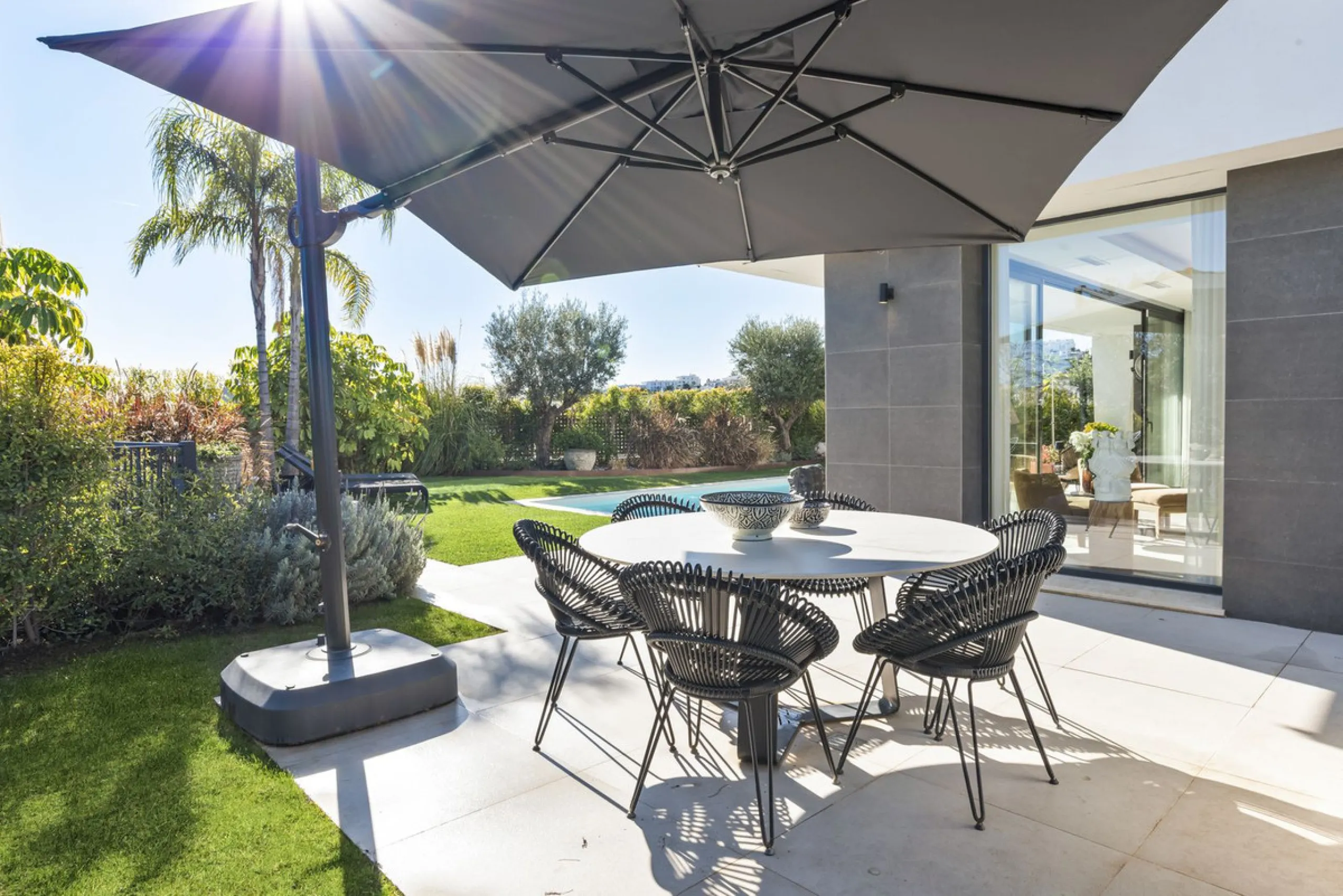Contemporary and high-quality villa in La Duquesa, Manilva!