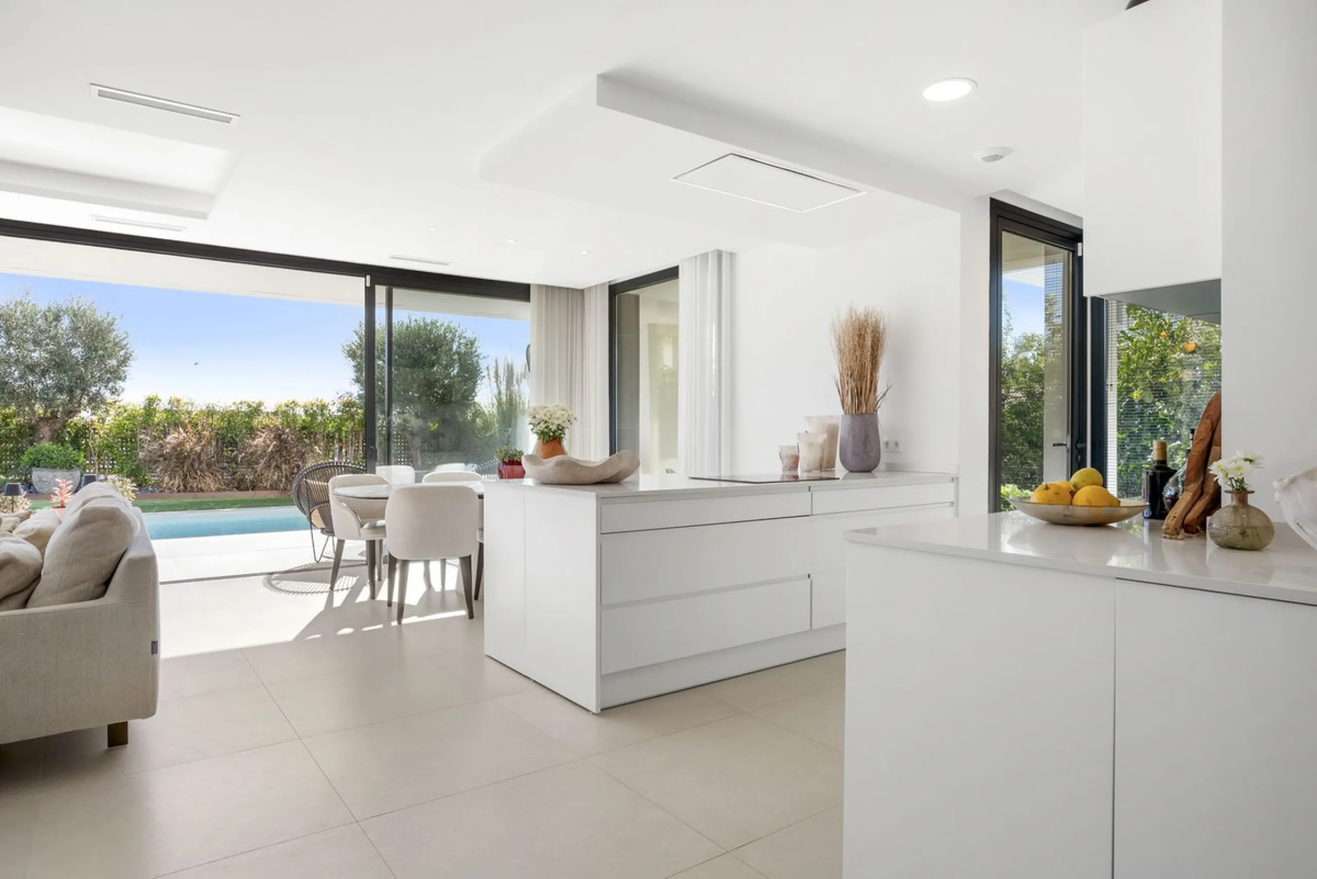 Contemporary and high-quality villa in La Duquesa, Manilva!
