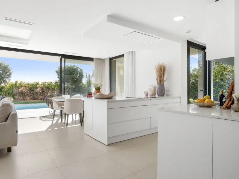 Contemporary and high-quality villa in La Duquesa, Manilva!