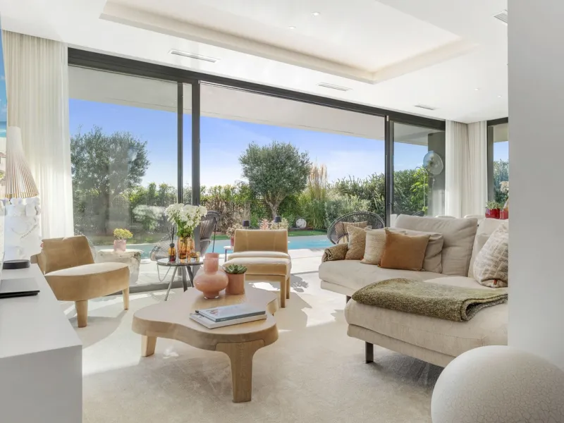 Contemporary and high-quality villa in La Duquesa, Manilva!