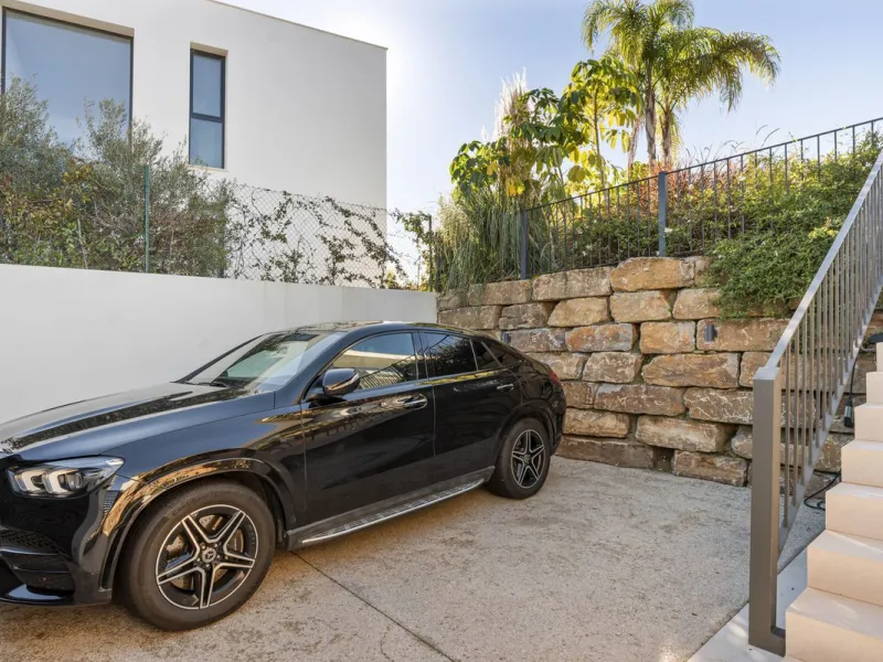 Contemporary and high-quality villa in La Duquesa, Manilva!