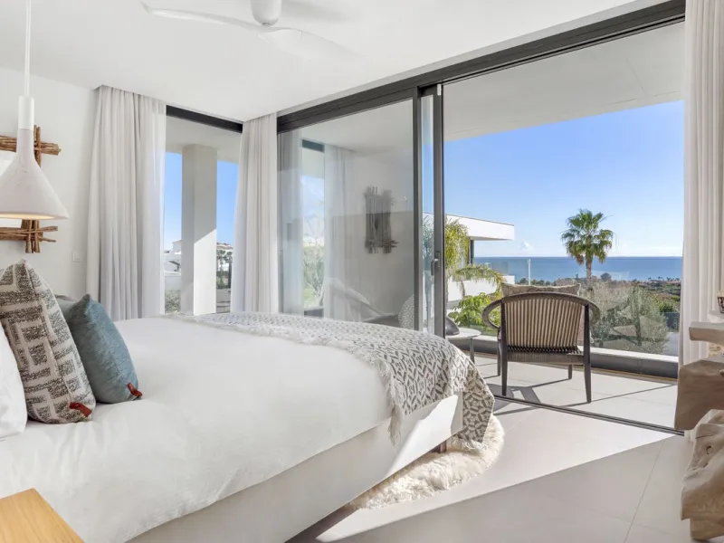 Contemporary and high-quality villa in La Duquesa, Manilva!