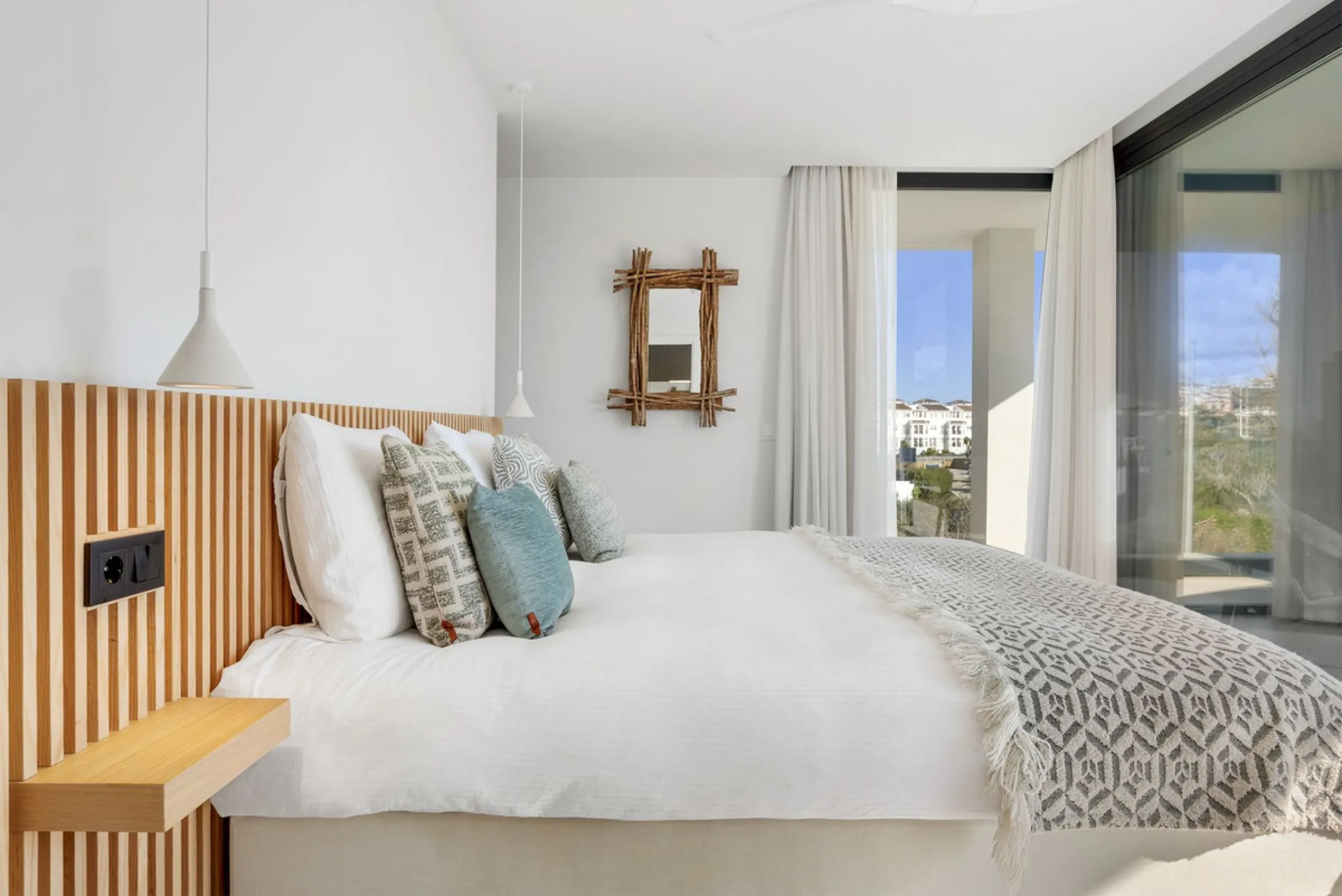 Contemporary and high-quality villa in La Duquesa, Manilva!
