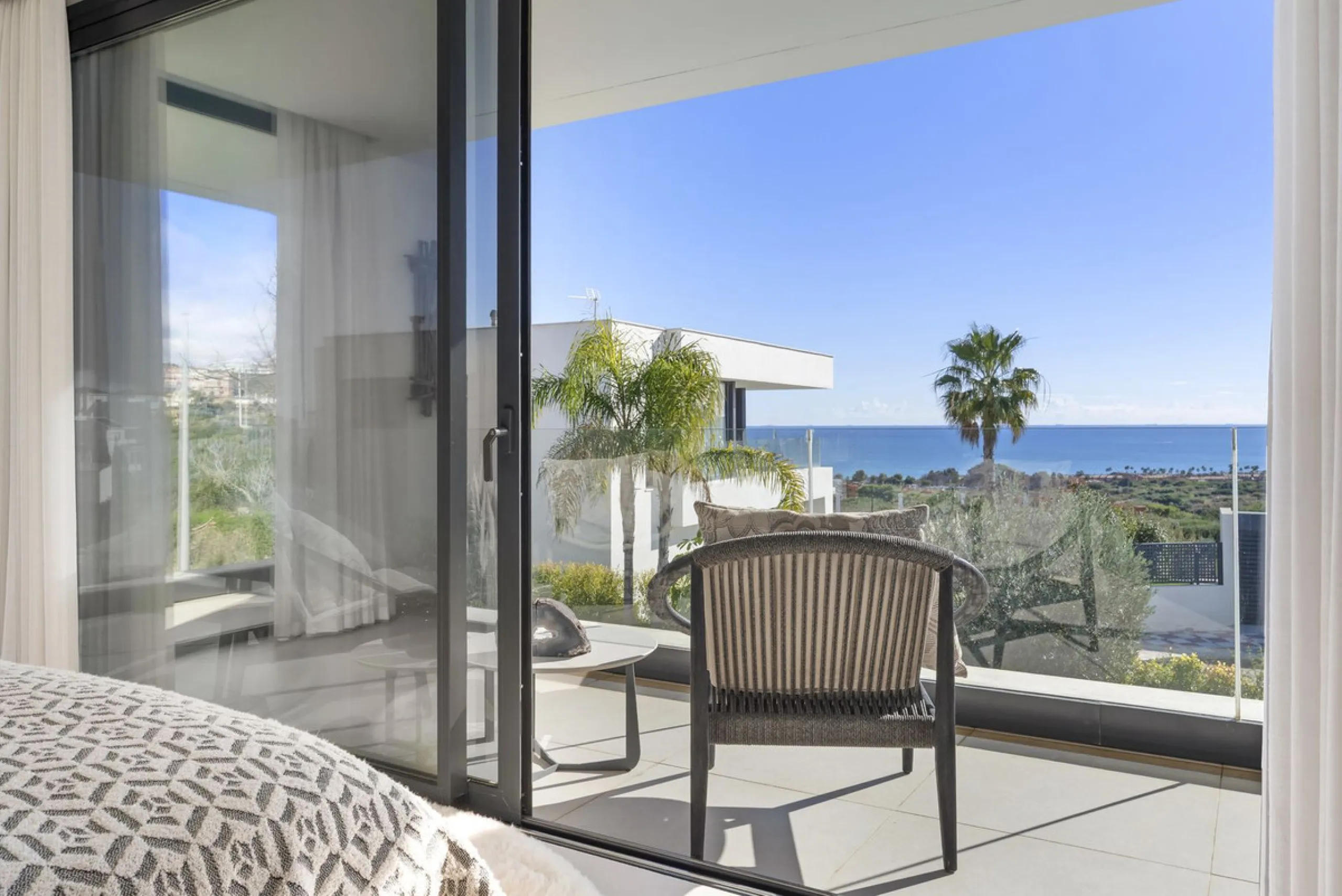 Contemporary and high-quality villa in La Duquesa, Manilva!