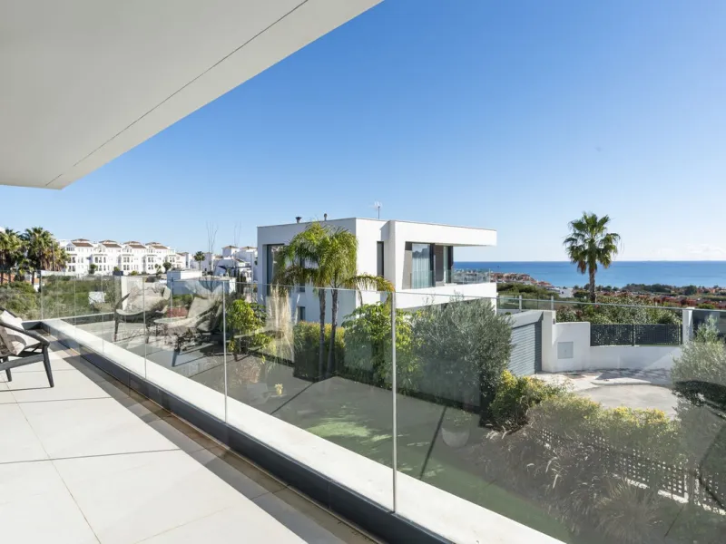 Contemporary and high-quality villa in La Duquesa, Manilva!