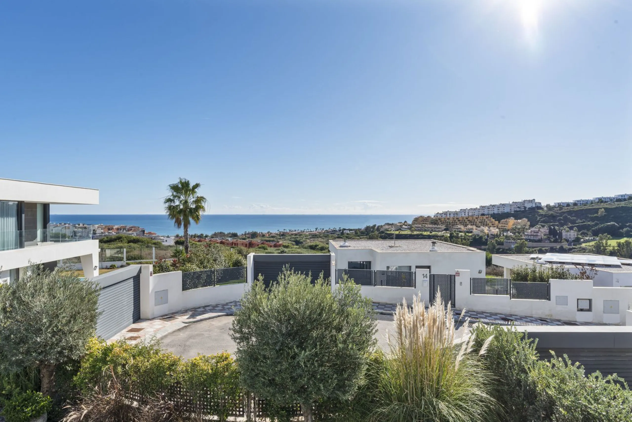 Contemporary and high-quality villa in La Duquesa, Manilva!