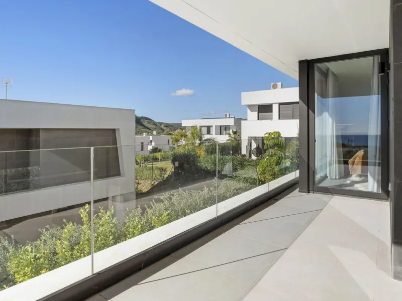 Contemporary and high-quality villa in La Duquesa, Manilva!