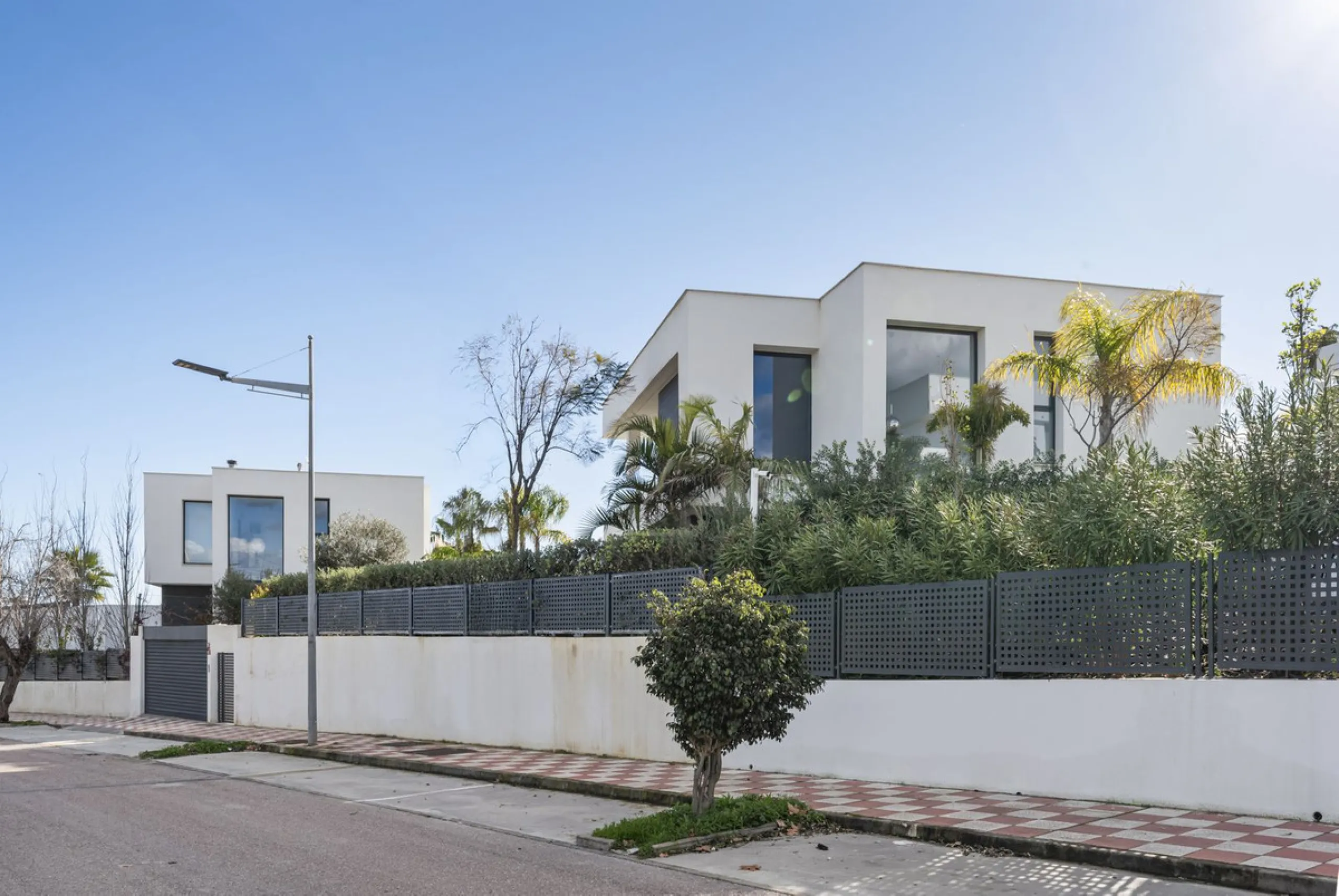 Contemporary and high-quality villa in La Duquesa, Manilva!