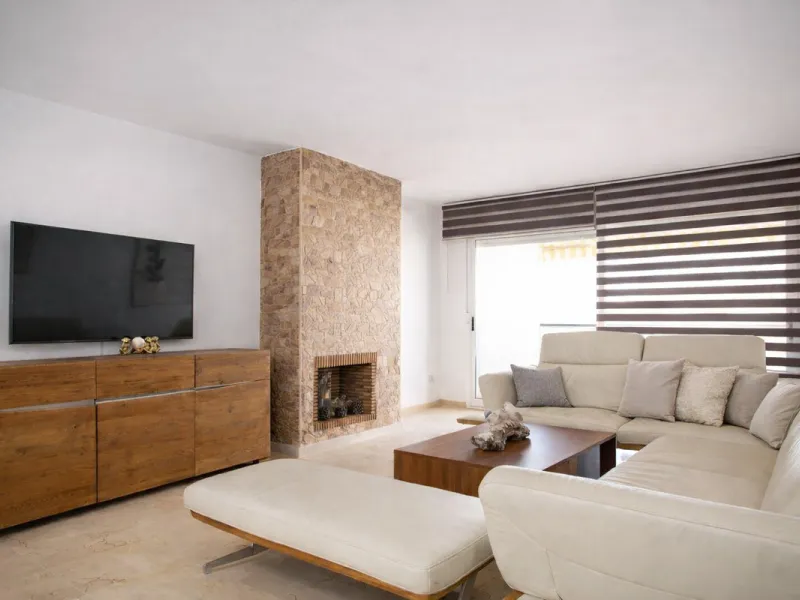 Situated within one of Guadalmina's most prestigious gated communities, this refined frontline golf apartment offers an exceptional lifestyle surrounded by landscaped gardens, privacy and top-class communal facilities. An excellent option as a permanent r