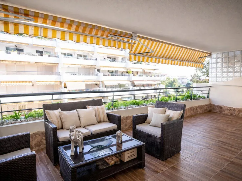 Apartment - Middle Floor Apartment в продаже в Marbella, Málaga. В доме 2 спален и 2 ванных комнат. Площадь дома 126 м²