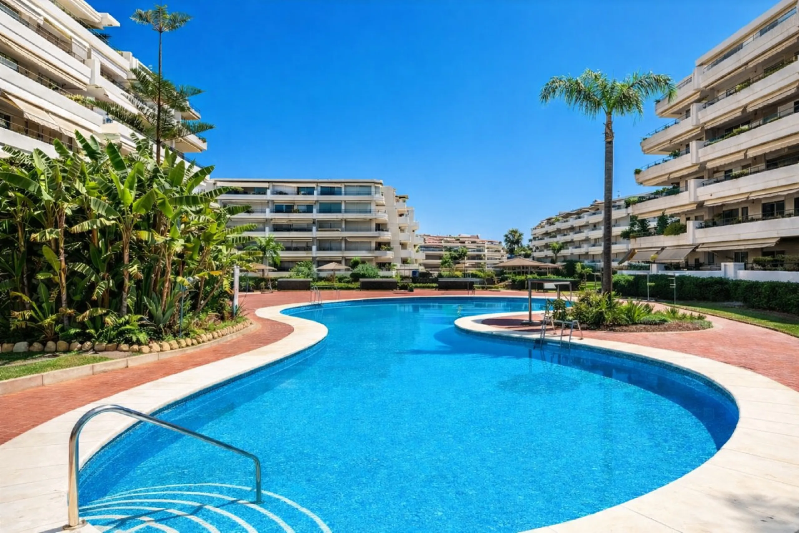 Apartment - Middle Floor Apartment в продаже в Marbella, Málaga. В доме 2 спален и 2 ванных комнат. Площадь дома 126 м²