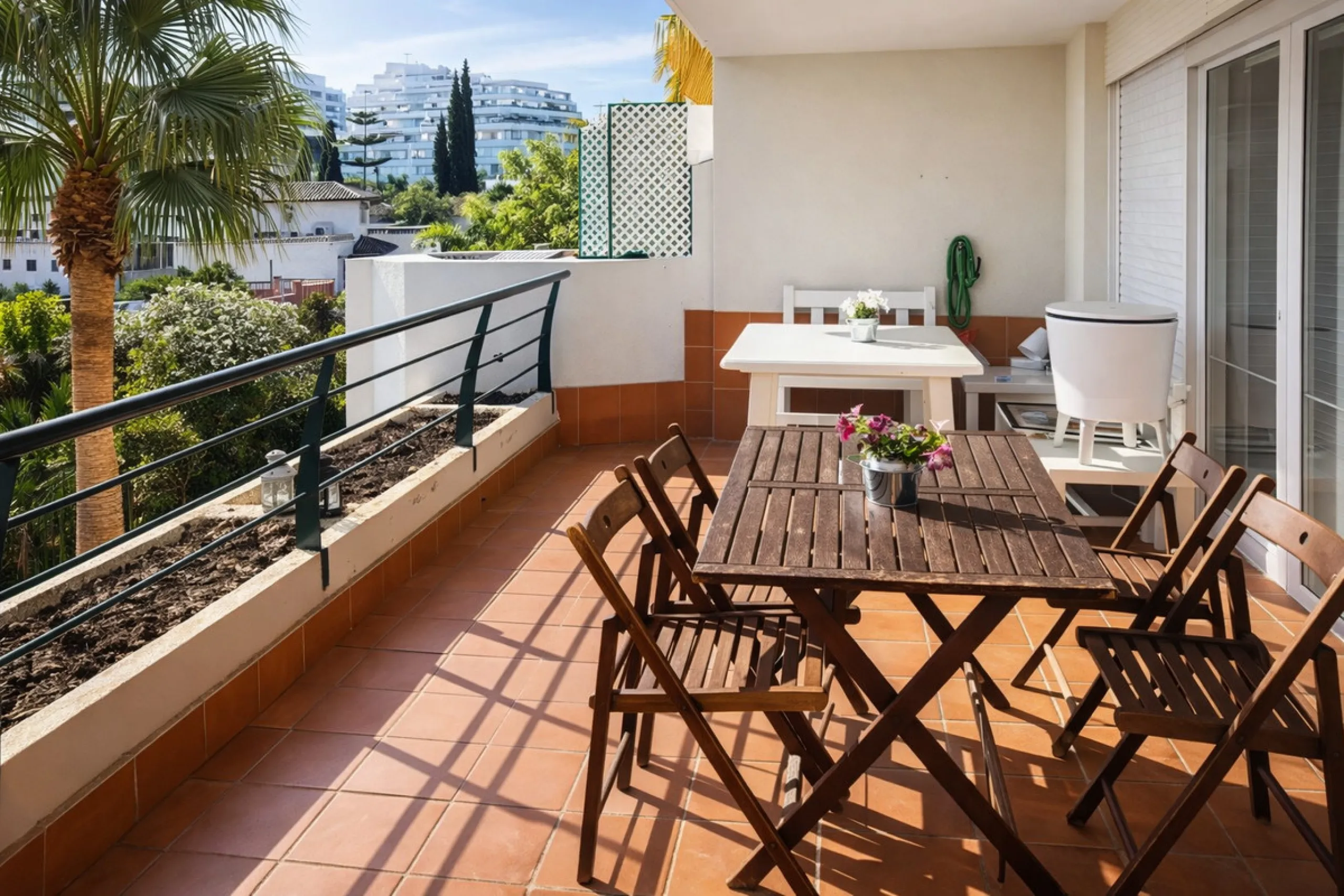 Located in one of the most established and highly regarded private residential communities in Guadalmina, this attractive apartment enjoys a prime frontline golf position and offers a peaceful, elegant setting surrounded by greenery. A versatile property,