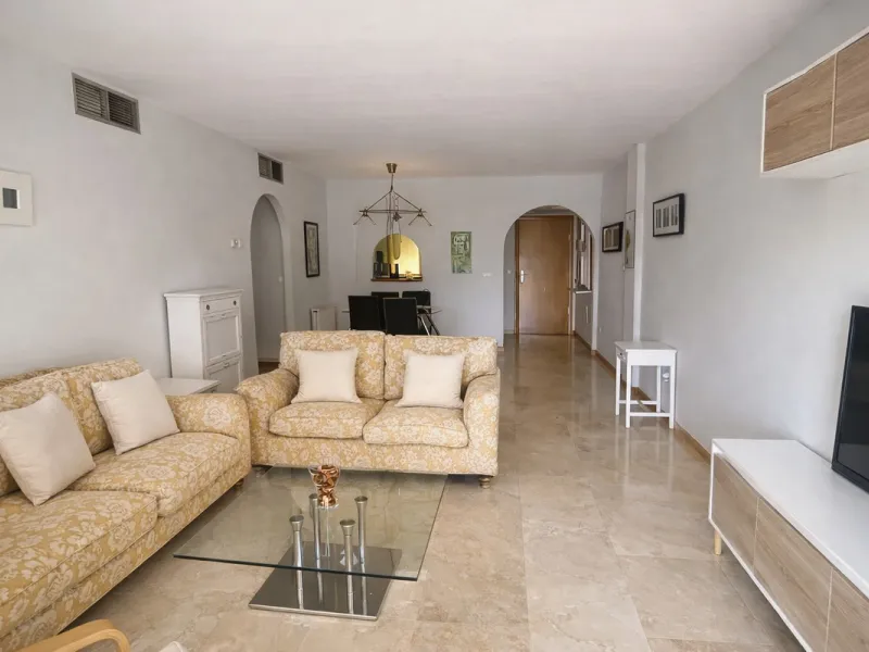 Located in one of the most established and highly regarded private residential communities in Guadalmina, this attractive apartment enjoys a prime frontline golf position and offers a peaceful, elegant setting surrounded by greenery. A versatile property,