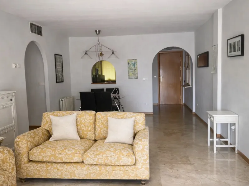 Located in one of the most established and highly regarded private residential communities in Guadalmina, this attractive apartment enjoys a prime frontline golf position and offers a peaceful, elegant setting surrounded by greenery. A versatile property,