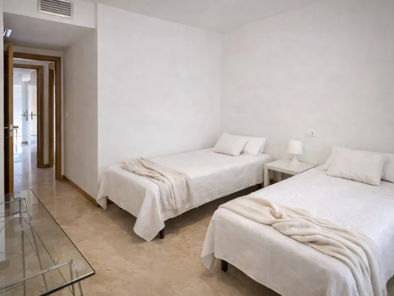 Located in one of the most established and highly regarded private residential communities in Guadalmina, this attractive apartment enjoys a prime frontline golf position and offers a peaceful, elegant setting surrounded by greenery. A versatile property,