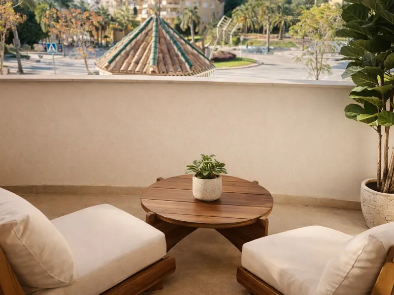 Spectacular 120 m² apartment, recently renovated with high-quality materials and finishes. The property is delivered fully furnished and ready to move in, decorated with exclusive furniture and equipped with top-of-the-line appliances, offering a modern, 