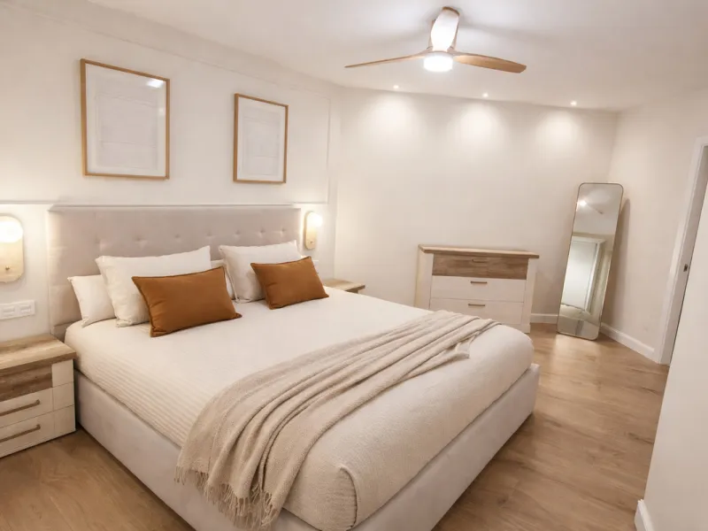 Spectacular 120 m² apartment, recently renovated with high-quality materials and finishes. The property is delivered fully furnished and ready to move in, decorated with exclusive furniture and equipped with top-of-the-line appliances, offering a modern, 