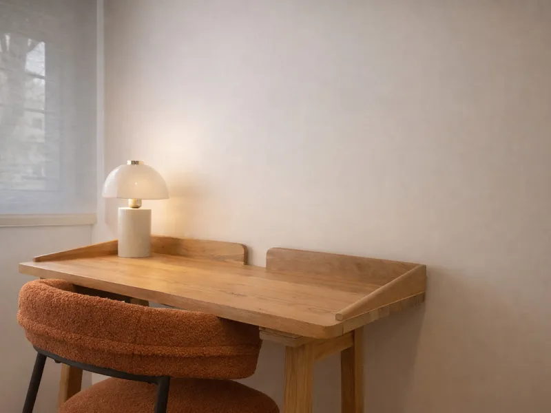 Spectacular 120 m² apartment, recently renovated with high-quality materials and finishes. The property is delivered fully furnished and ready to move in, decorated with exclusive furniture and equipped with top-of-the-line appliances, offering a modern, 