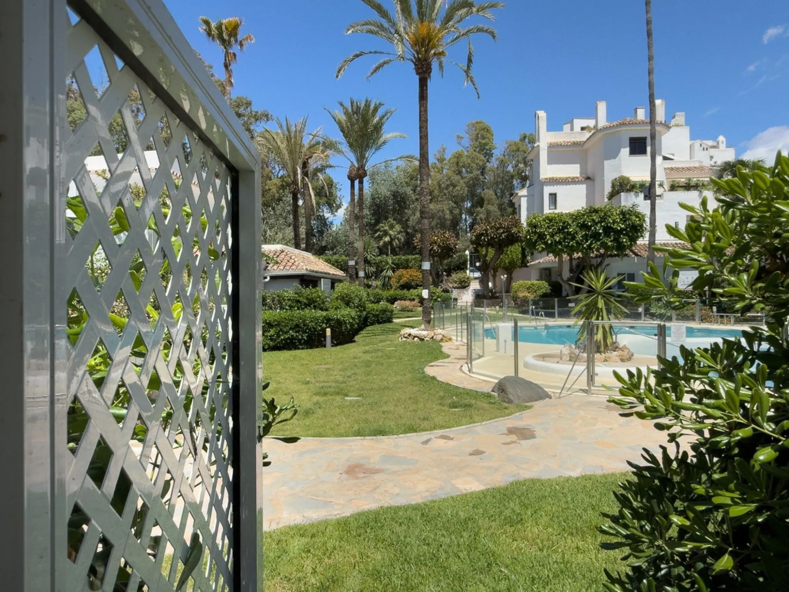Beachfront Apartment for Sale in Golden Beach Marbella