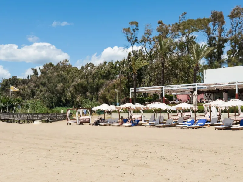Beachfront Apartment for Sale in Golden Beach Marbella