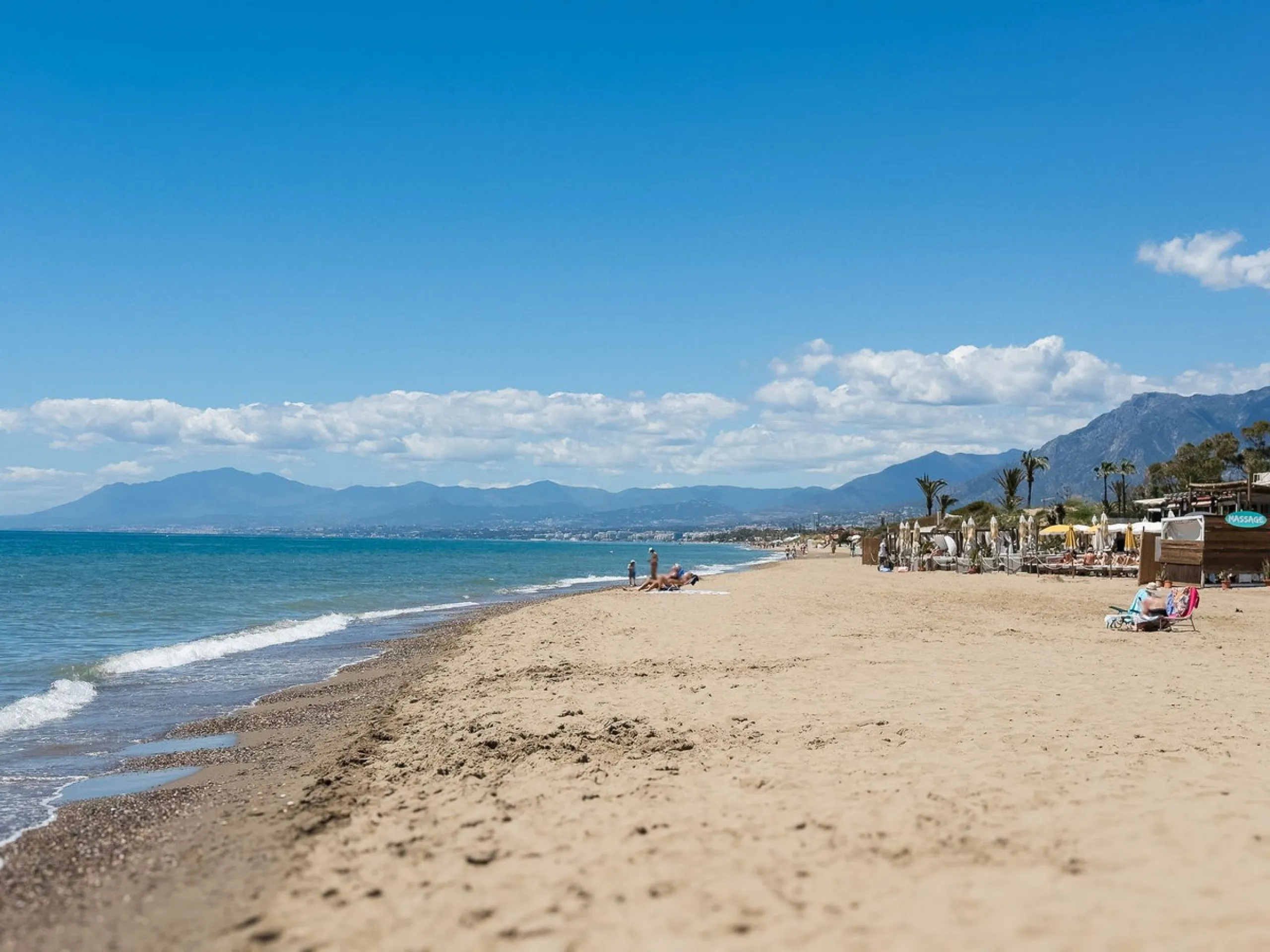 Beachfront Apartment for Sale in Golden Beach Marbella