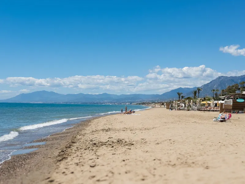 Beachfront Apartment for Sale in Golden Beach Marbella