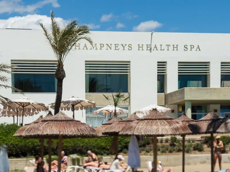 Beachfront Apartment for Sale in Golden Beach Marbella