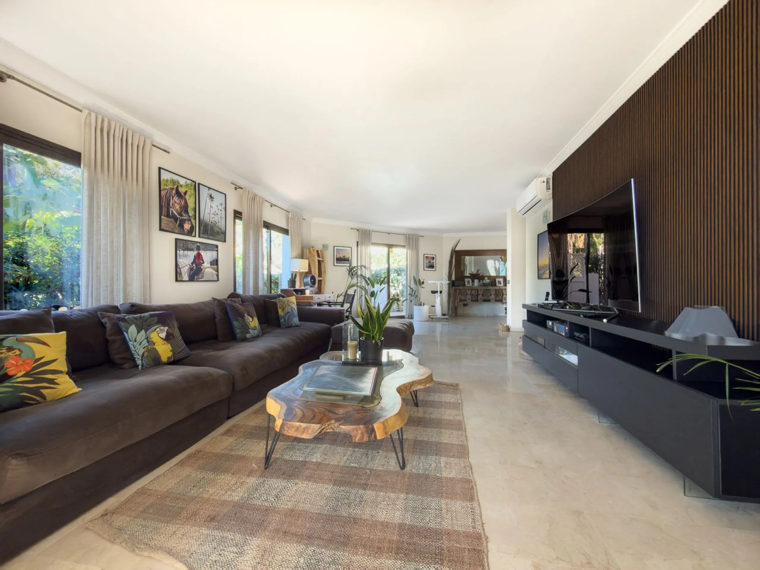 Beachfront Apartment for Sale in Golden Beach Marbella