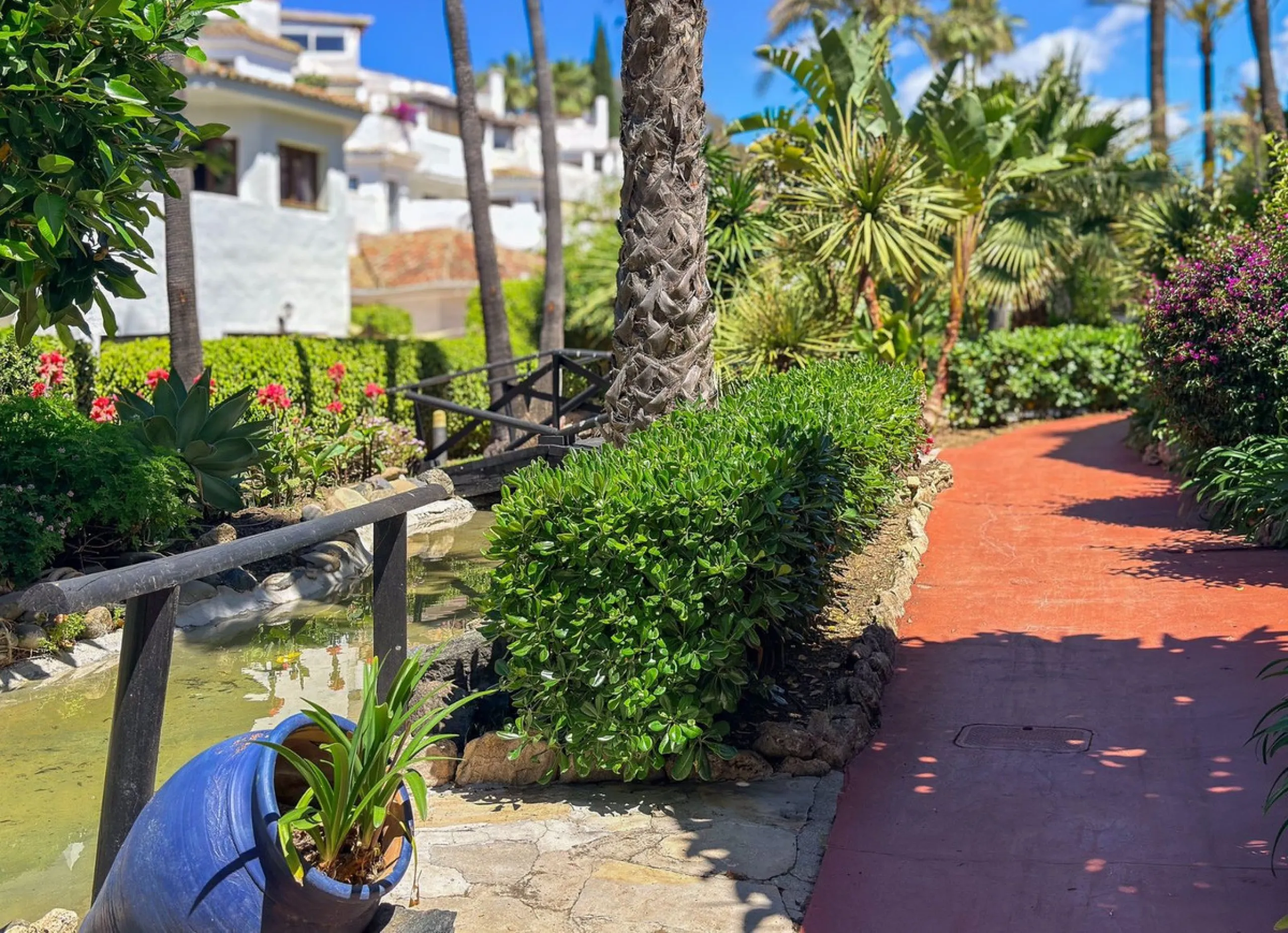 Beachfront Apartment for Sale in Golden Beach Marbella
