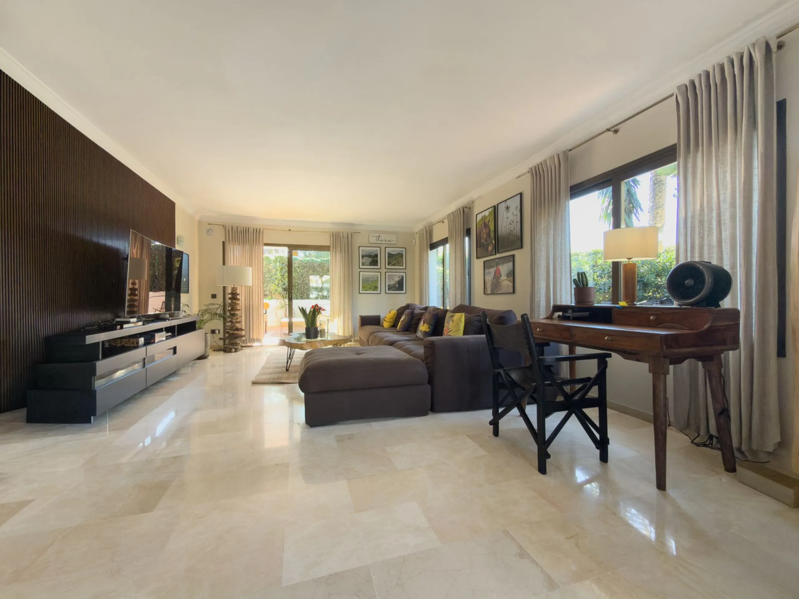 Beachfront Apartment for Sale in Golden Beach Marbella