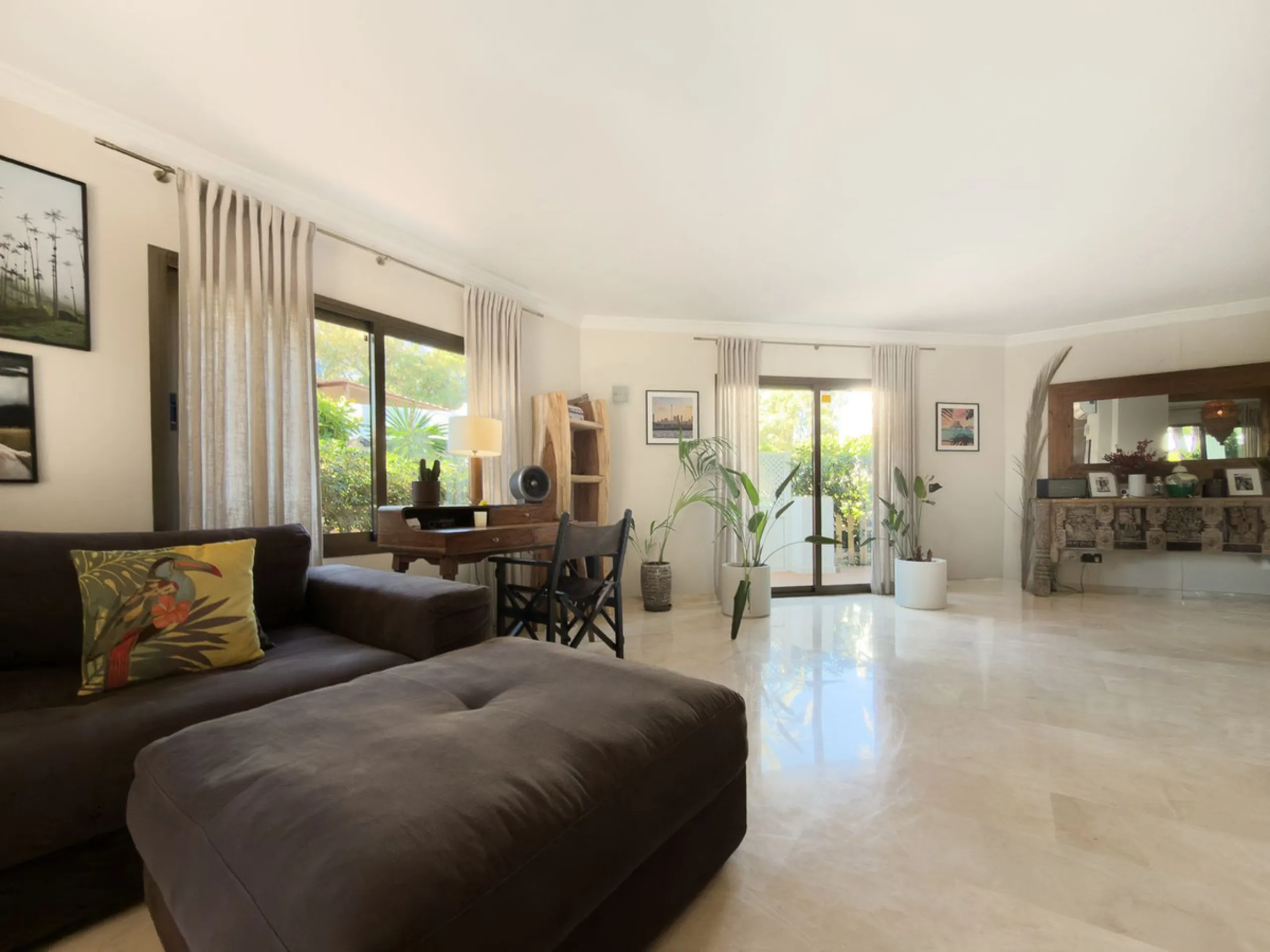 Beachfront Apartment for Sale in Golden Beach Marbella
