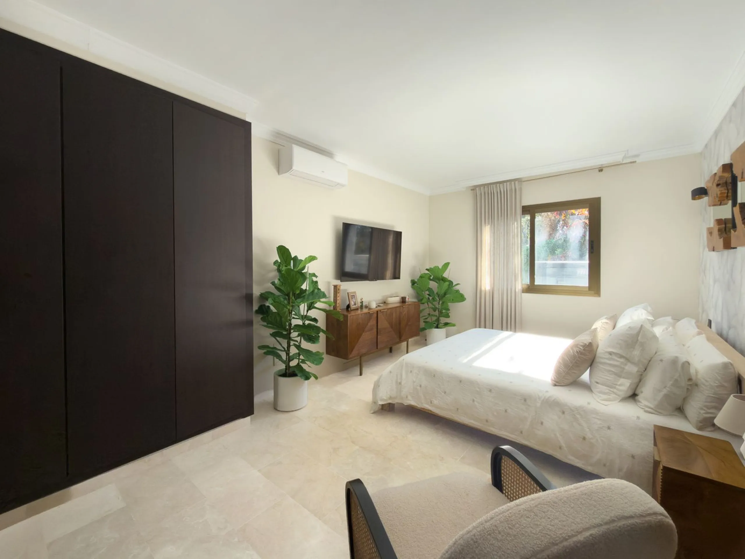 Beachfront Apartment for Sale in Golden Beach Marbella
