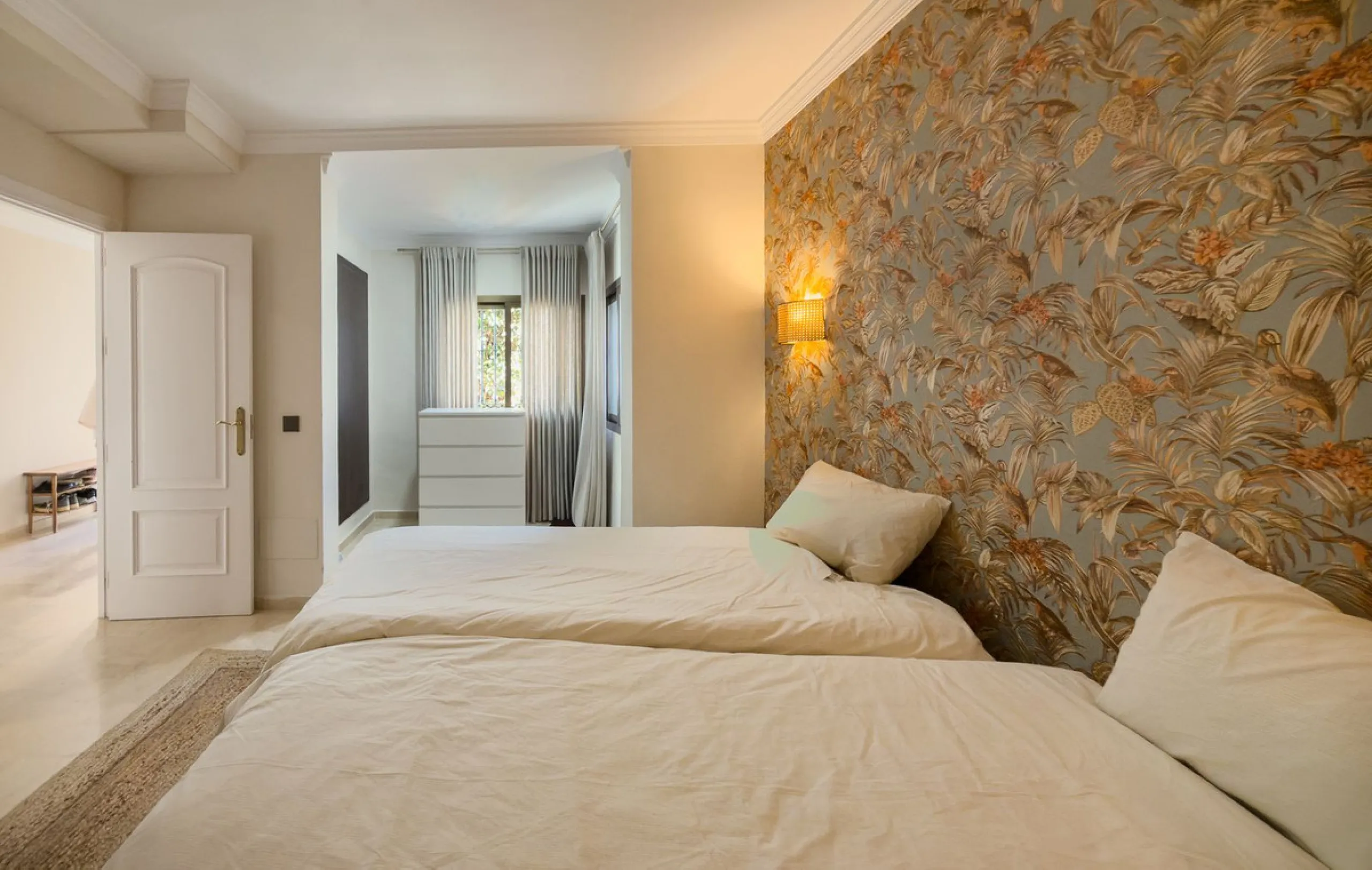 Beachfront Apartment for Sale in Golden Beach Marbella