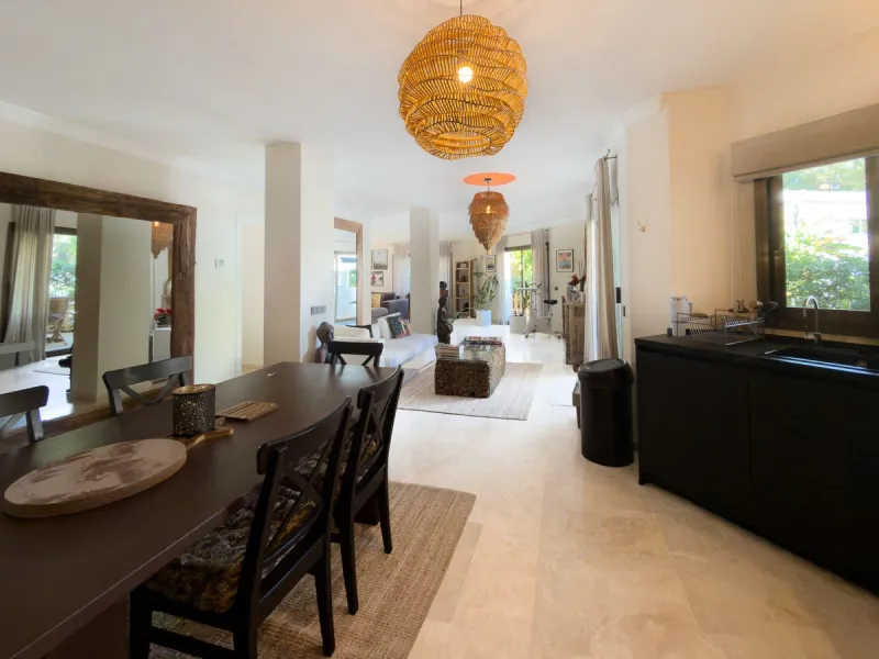 Beachfront Apartment for Sale in Golden Beach Marbella