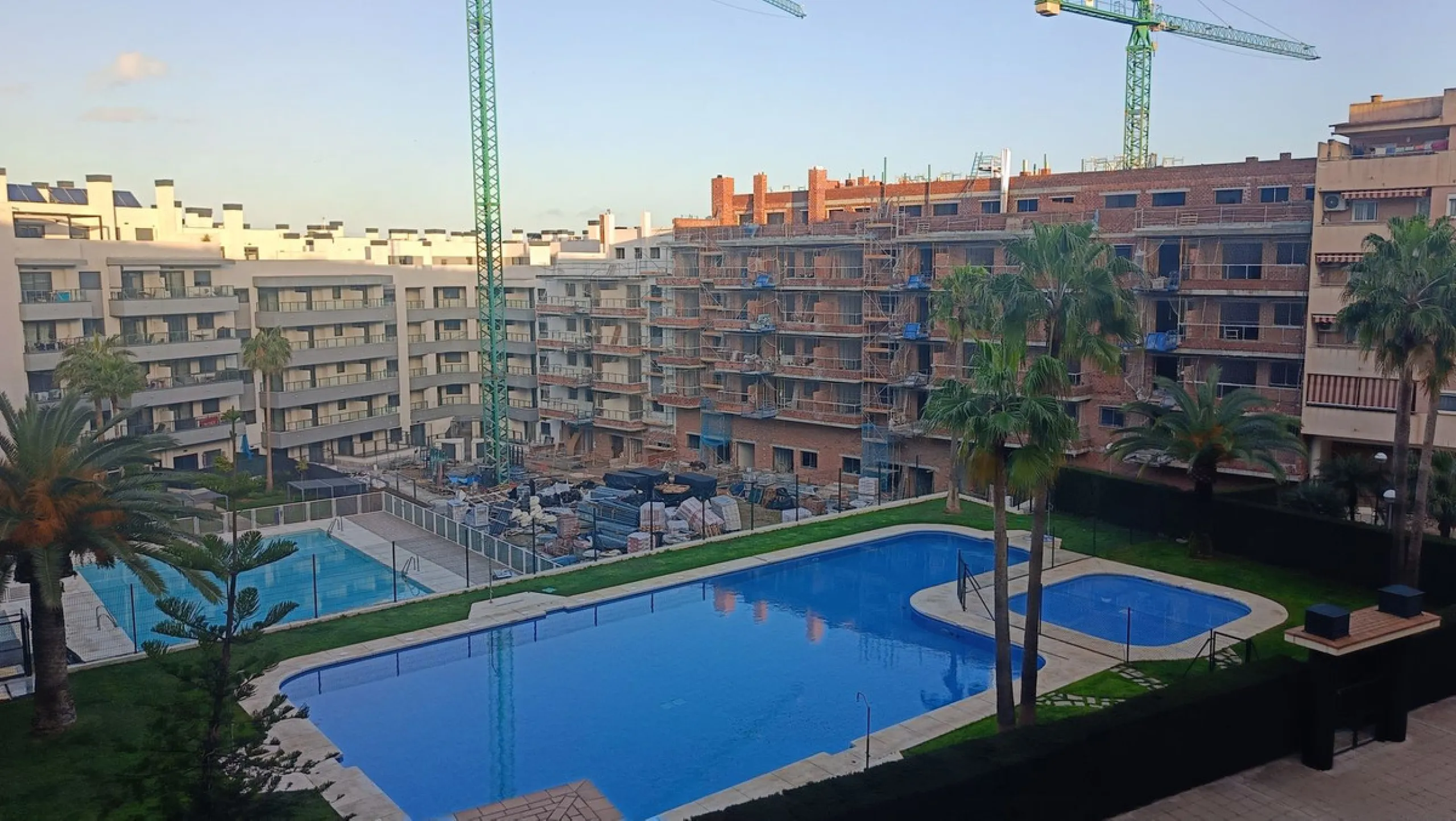 Apartment - Middle Floor Apartment в продаже в Mijas, Málaga. В доме 3 спален и 3 ванных комнат. Площадь дома 92 м²