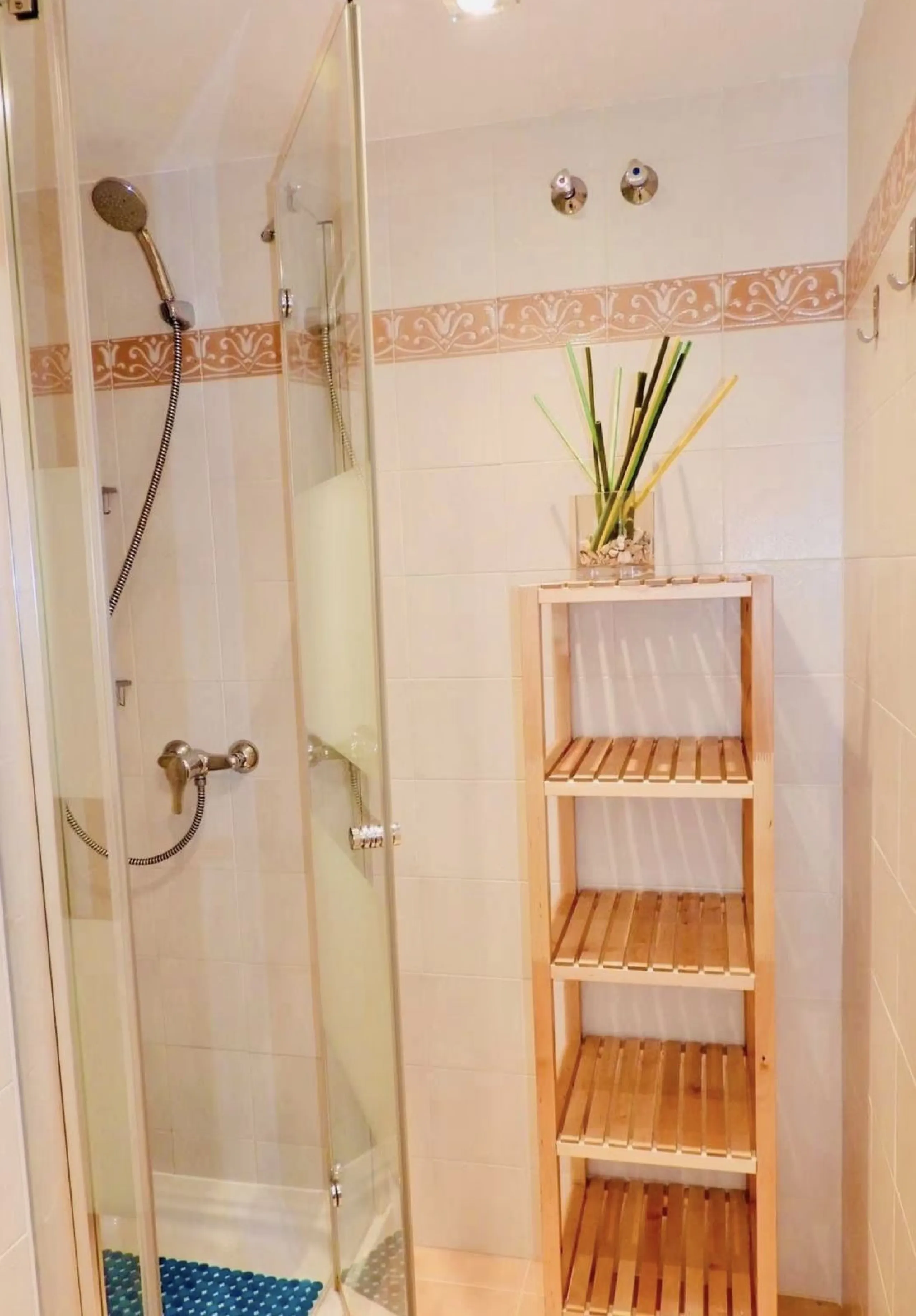 Apartment - Middle Floor Apartment в продаже в Mijas, Málaga. В доме 3 спален и 3 ванных комнат. Площадь дома 92 м²