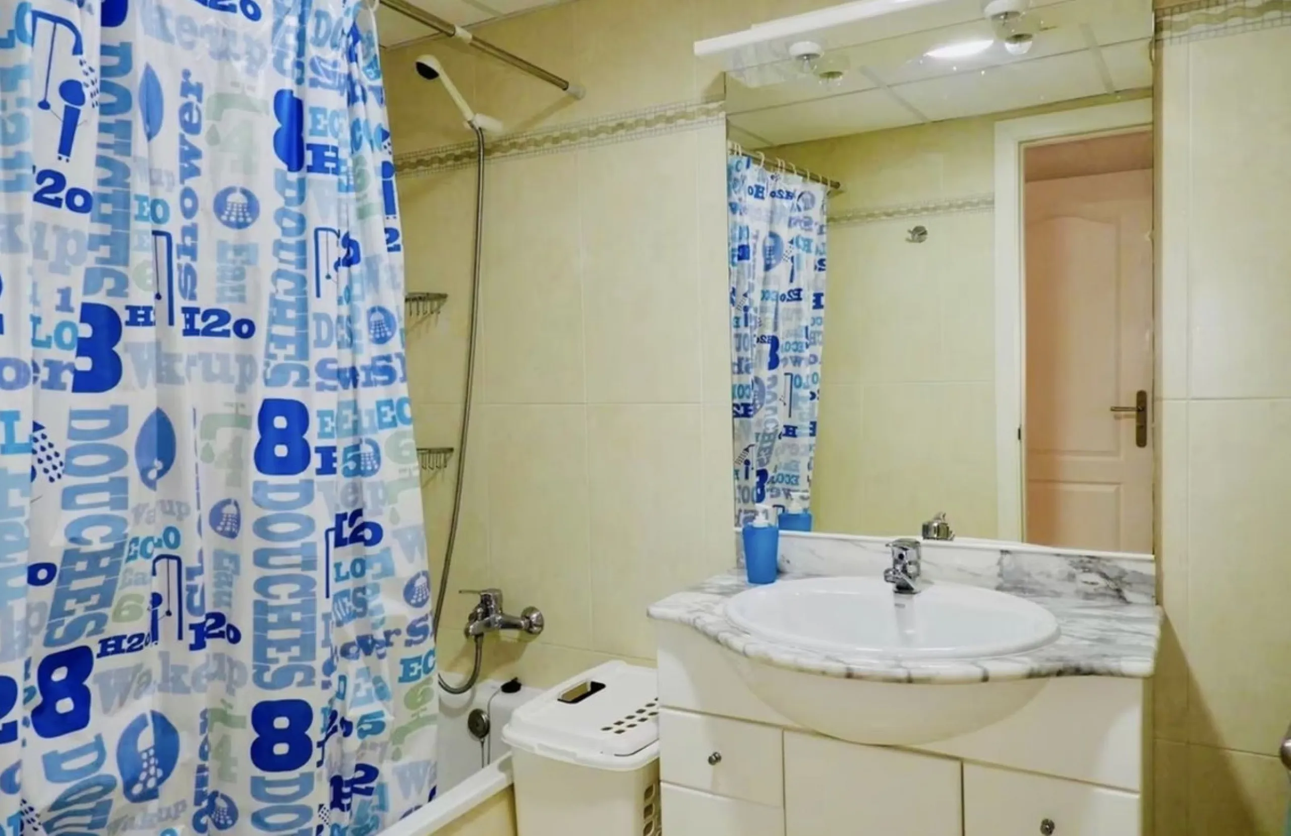 Apartment - Middle Floor Apartment в продаже в Mijas, Málaga. В доме 3 спален и 3 ванных комнат. Площадь дома 92 м²