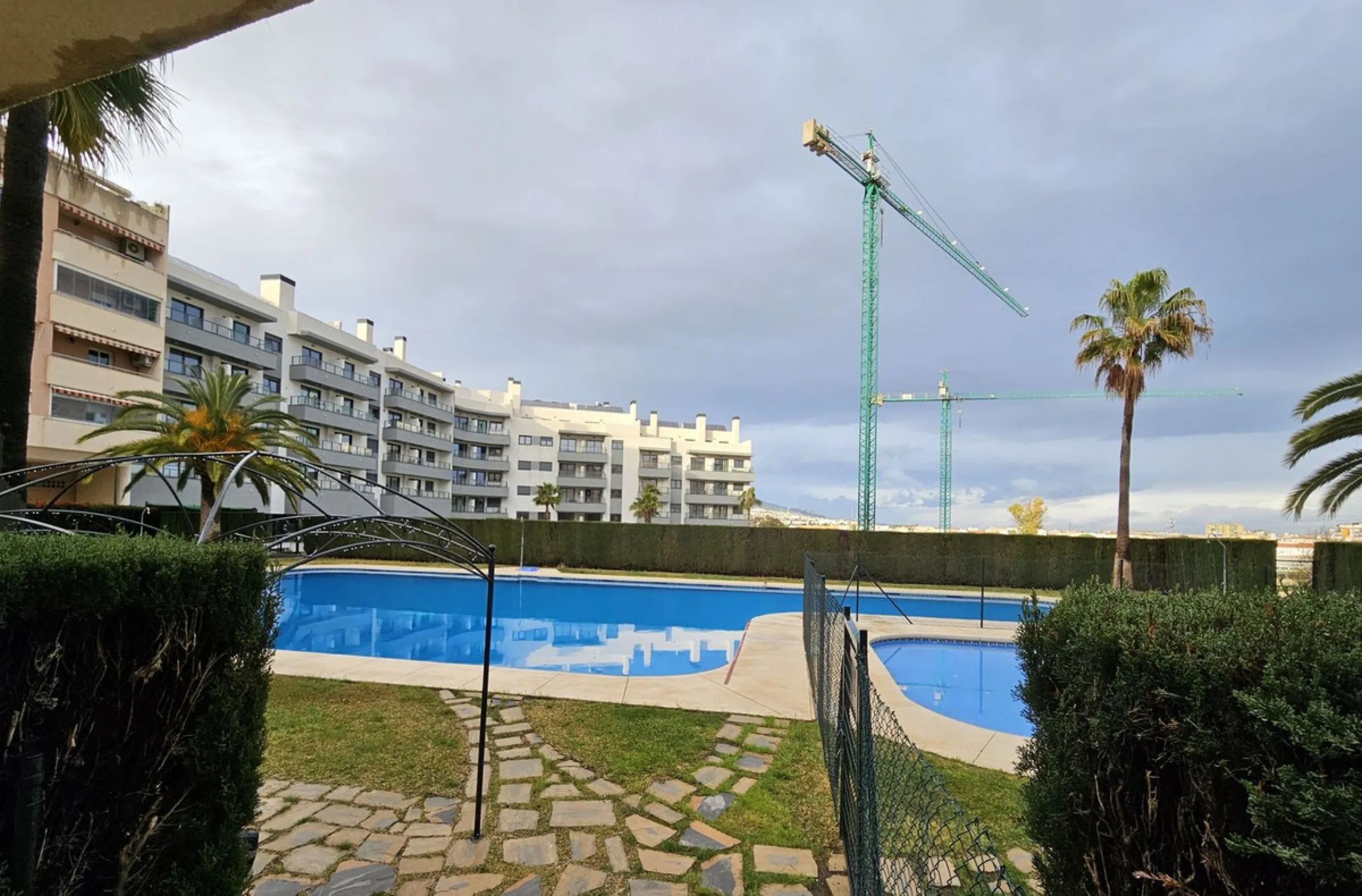 Apartment - Middle Floor Apartment в продаже в Mijas, Málaga. В доме 3 спален и 3 ванных комнат. Площадь дома 92 м²