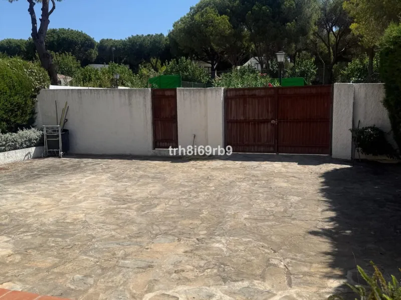 **Detached Villa in Benamara Beachside Community **