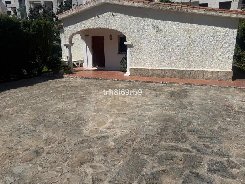 **Detached Villa in Benamara Beachside Community **