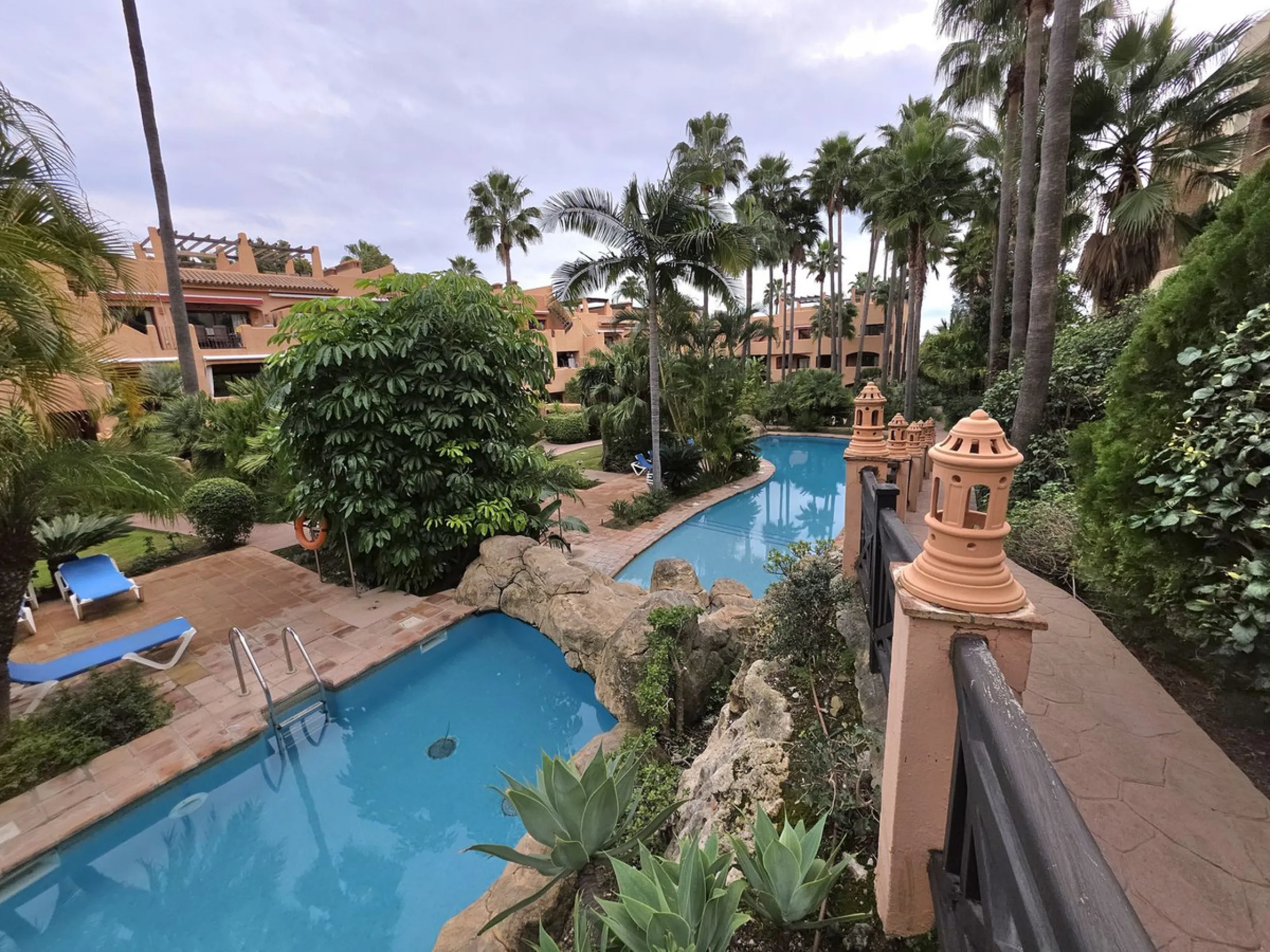 Corner Duplex Penthouse with 70 m² Solarium next to Villa Padierna – Jardines del Albaicín