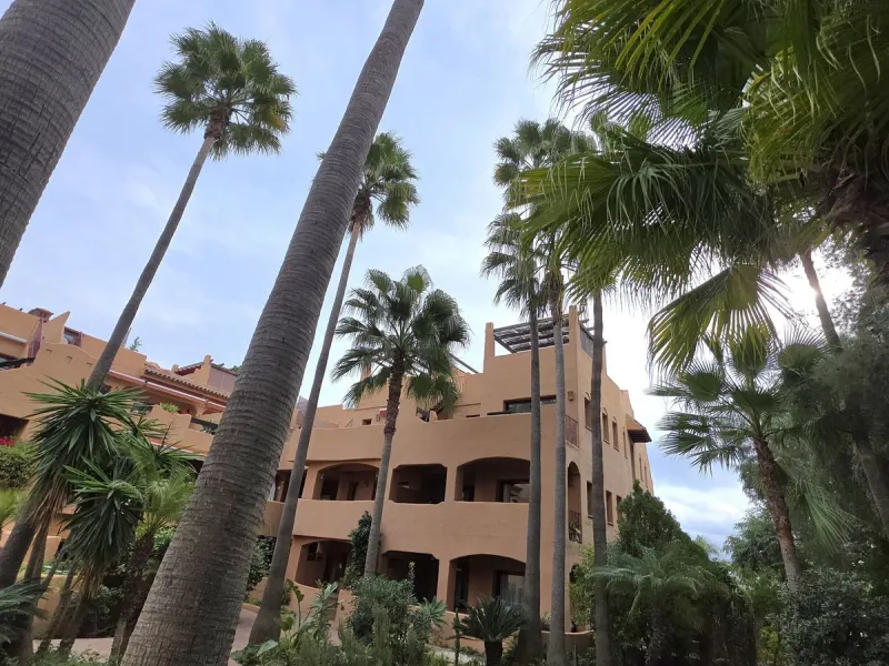 Corner Duplex Penthouse with 70 m² Solarium next to Villa Padierna – Jardines del Albaicín