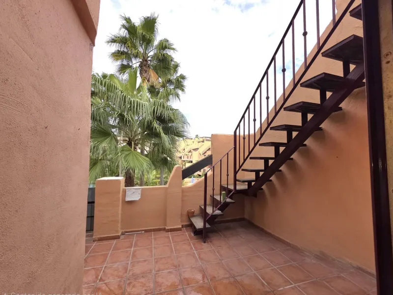Corner Duplex Penthouse with 70 m² Solarium next to Villa Padierna – Jardines del Albaicín