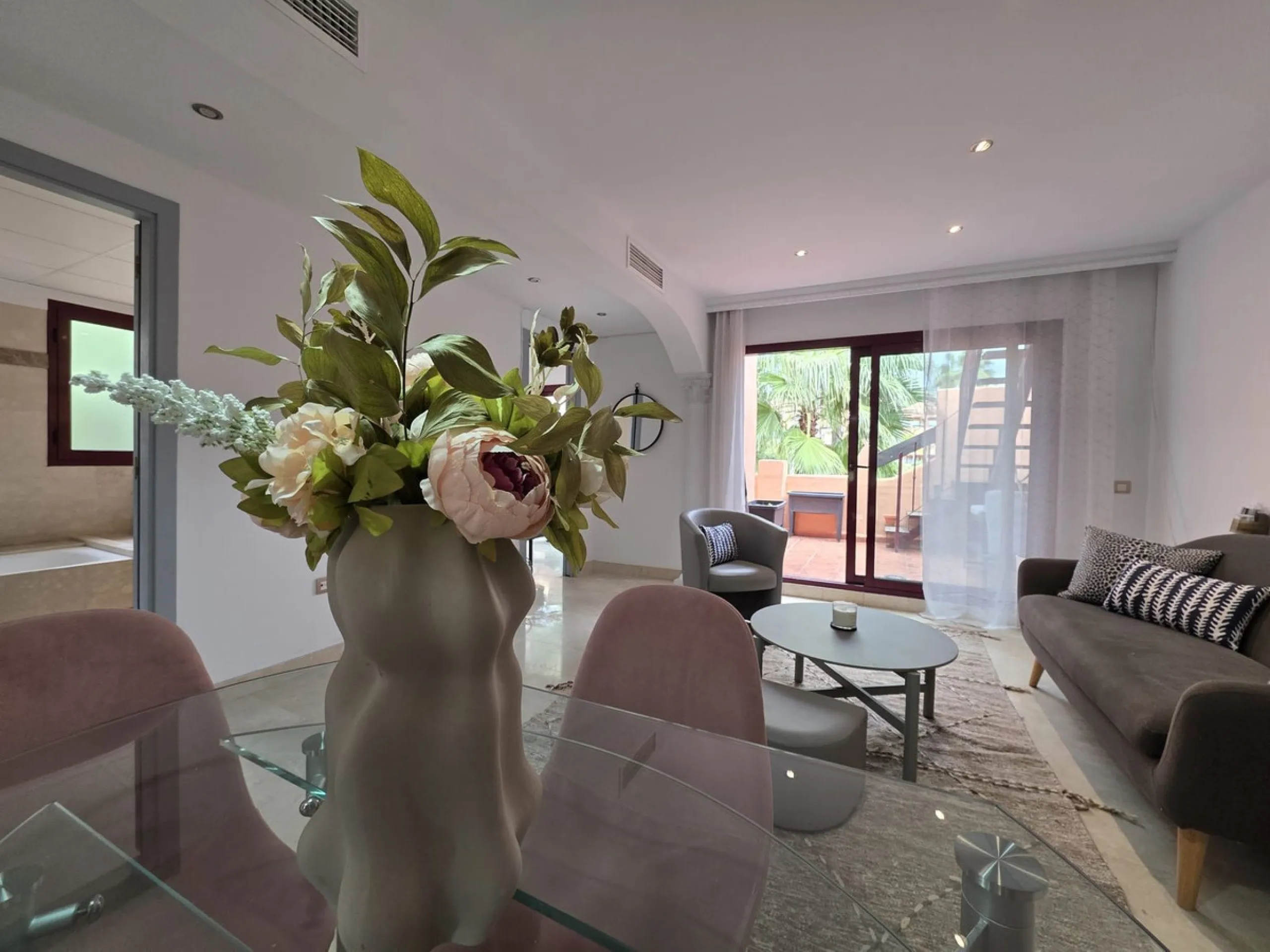 Corner Duplex Penthouse with 70 m² Solarium next to Villa Padierna – Jardines del Albaicín