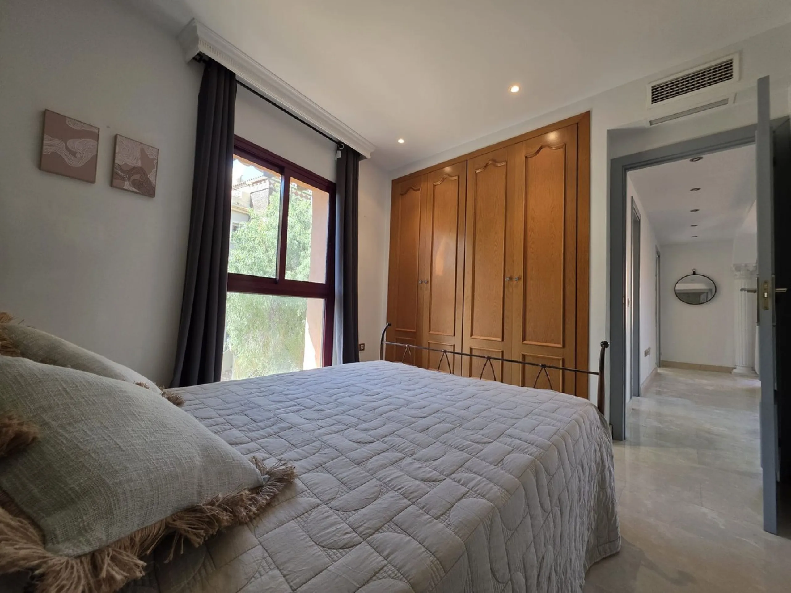 Corner Duplex Penthouse with 70 m² Solarium next to Villa Padierna – Jardines del Albaicín