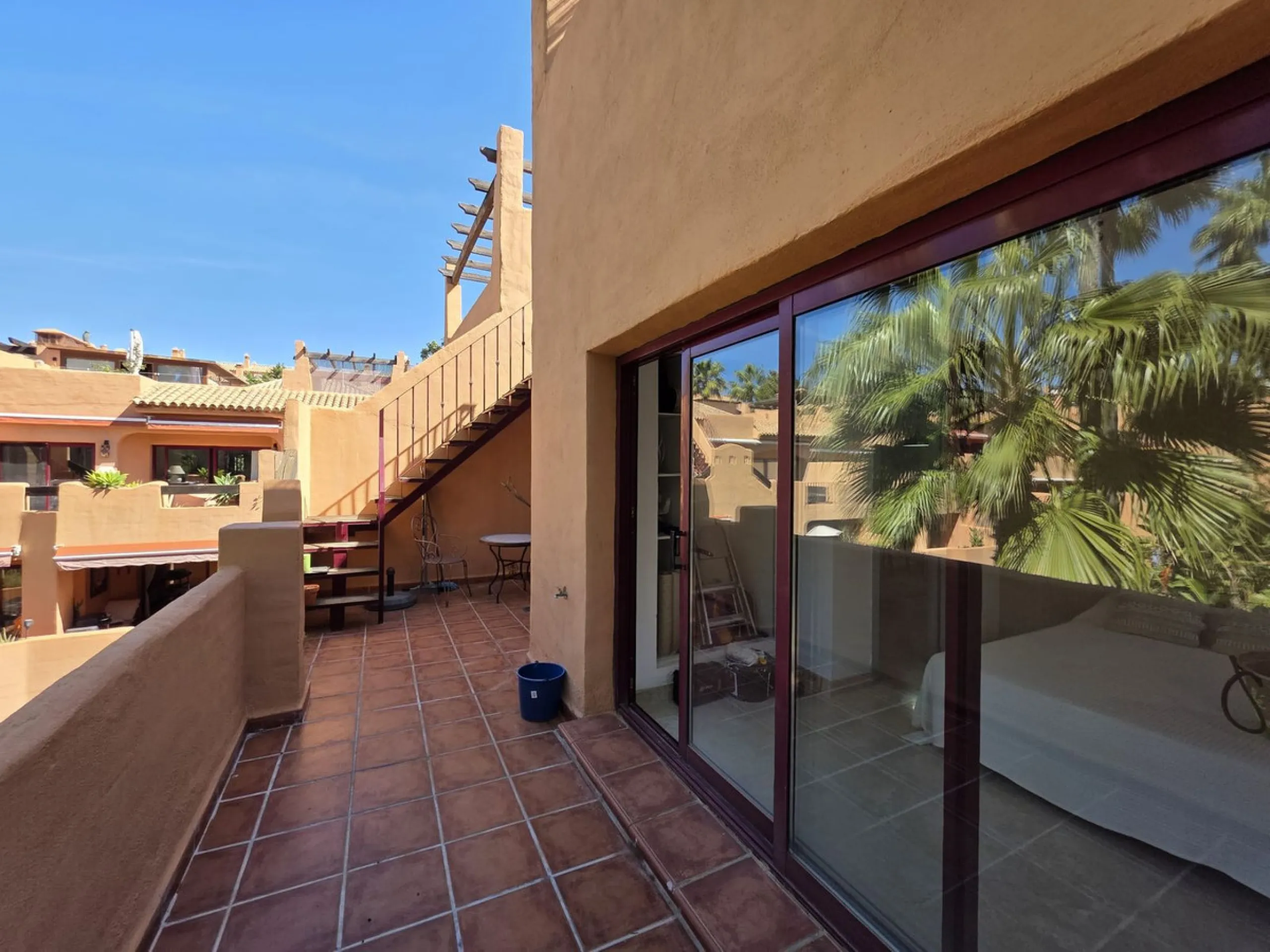 Corner Duplex Penthouse with 70 m² Solarium next to Villa Padierna – Jardines del Albaicín