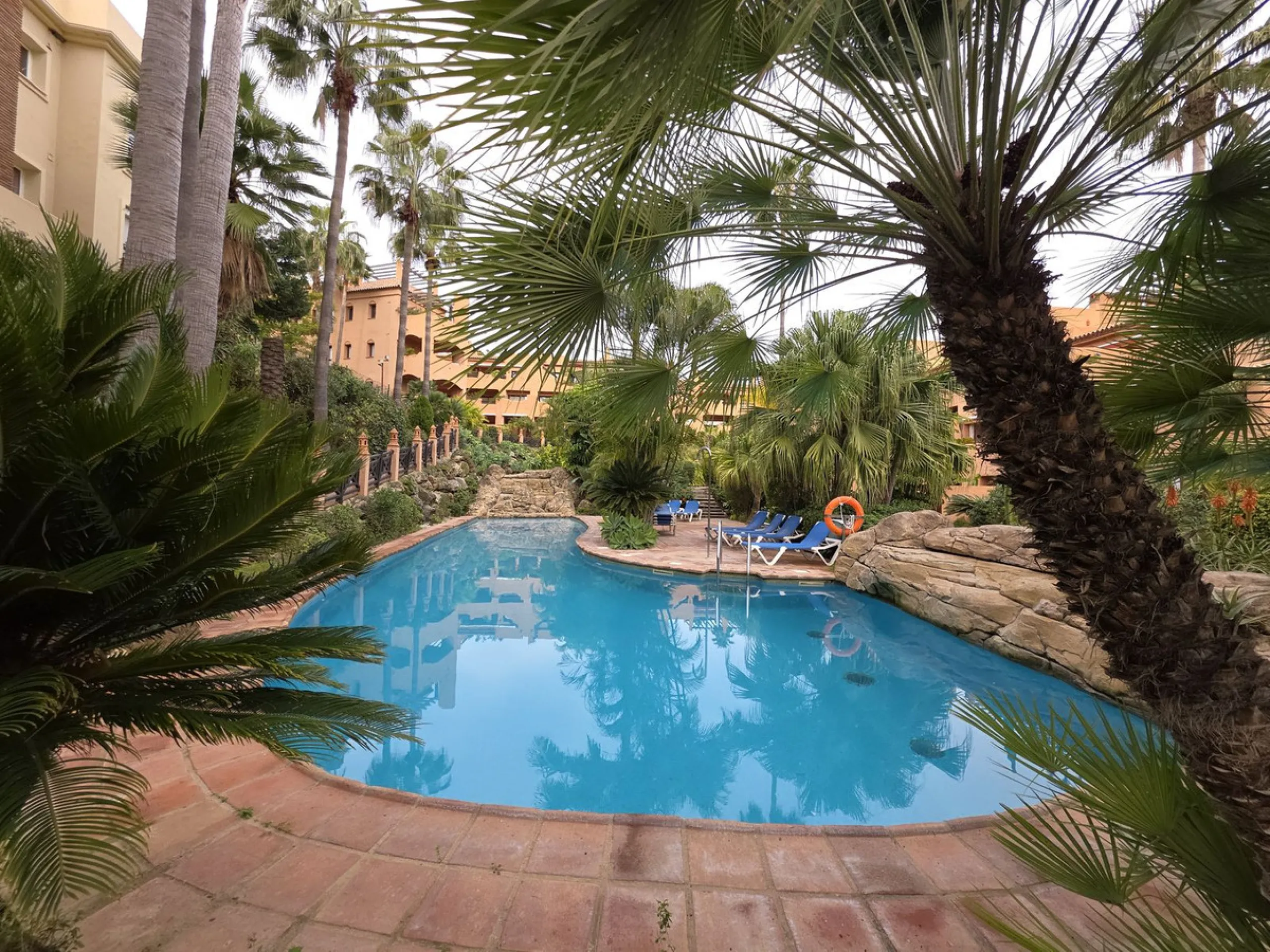 Corner Duplex Penthouse with 70 m² Solarium next to Villa Padierna – Jardines del Albaicín