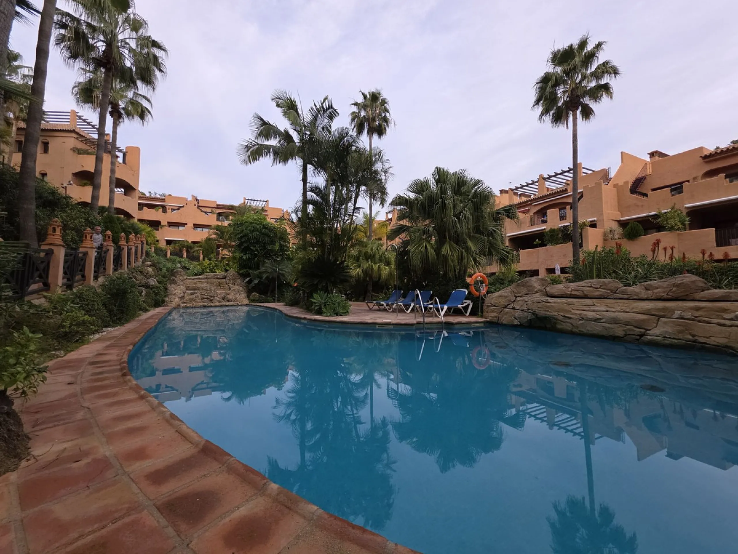 Corner Duplex Penthouse with 70 m² Solarium next to Villa Padierna – Jardines del Albaicín